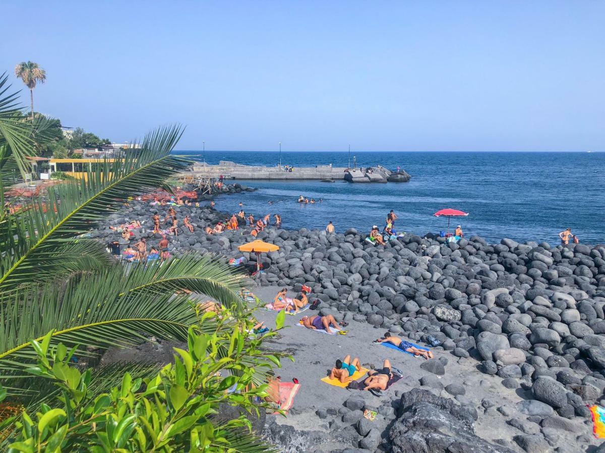 La Casa Di Iside A Mare Apartment Catania Bagian luar foto
